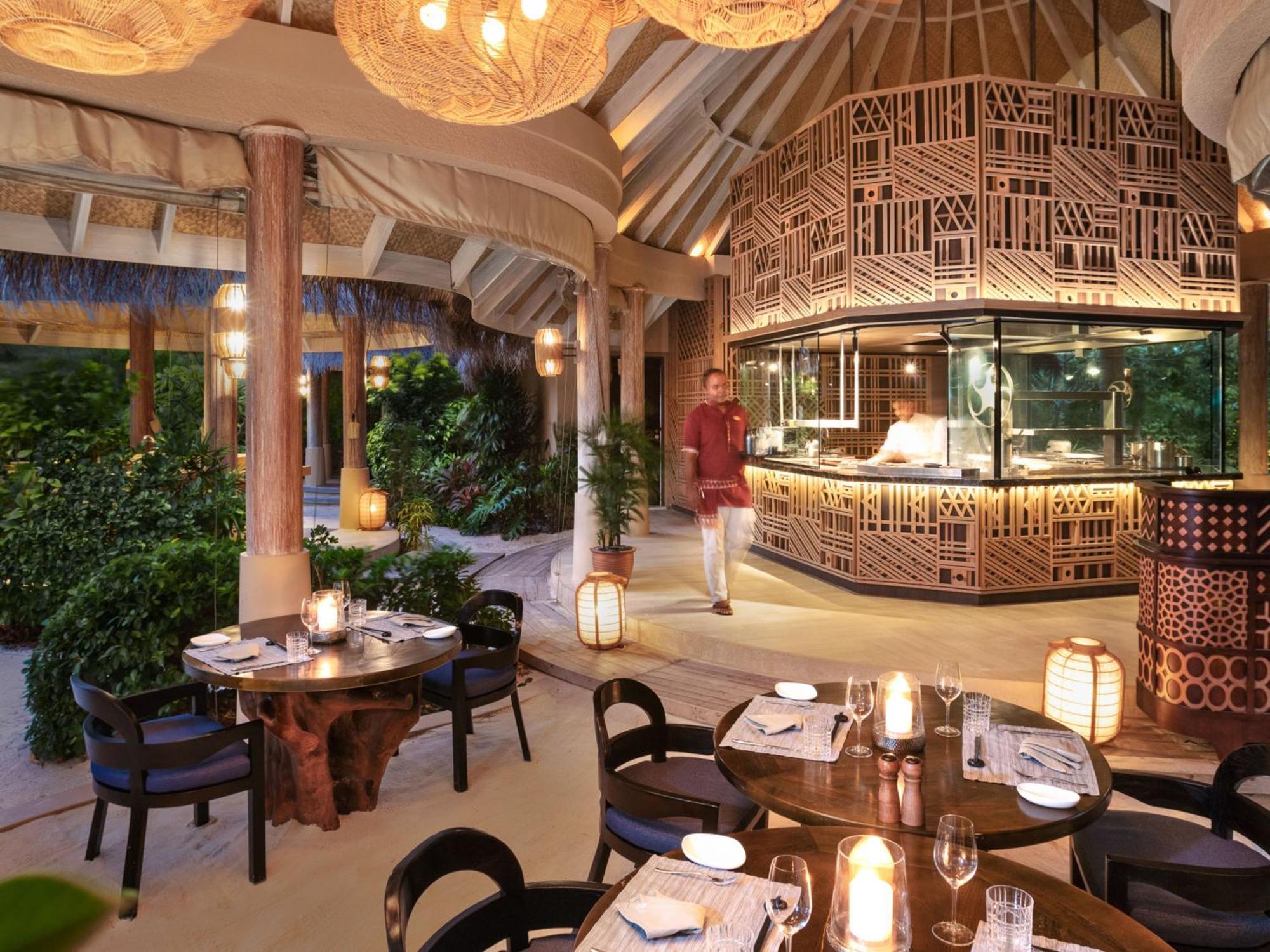 Hotel The Nautilus Maldives Kamadhoo Zewnętrze zdjęcie
