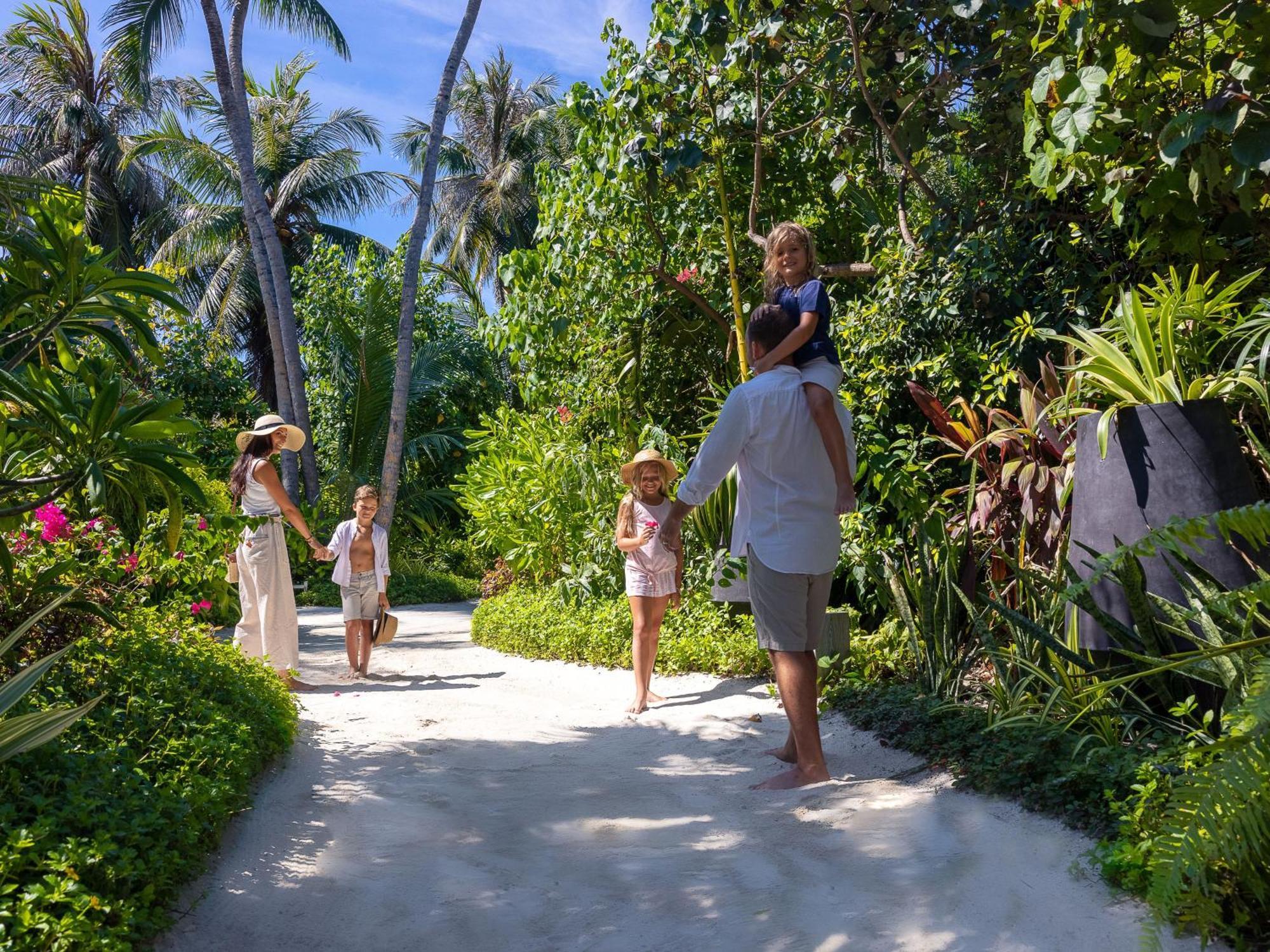 Hotel The Nautilus Maldives Kamadhoo Zewnętrze zdjęcie